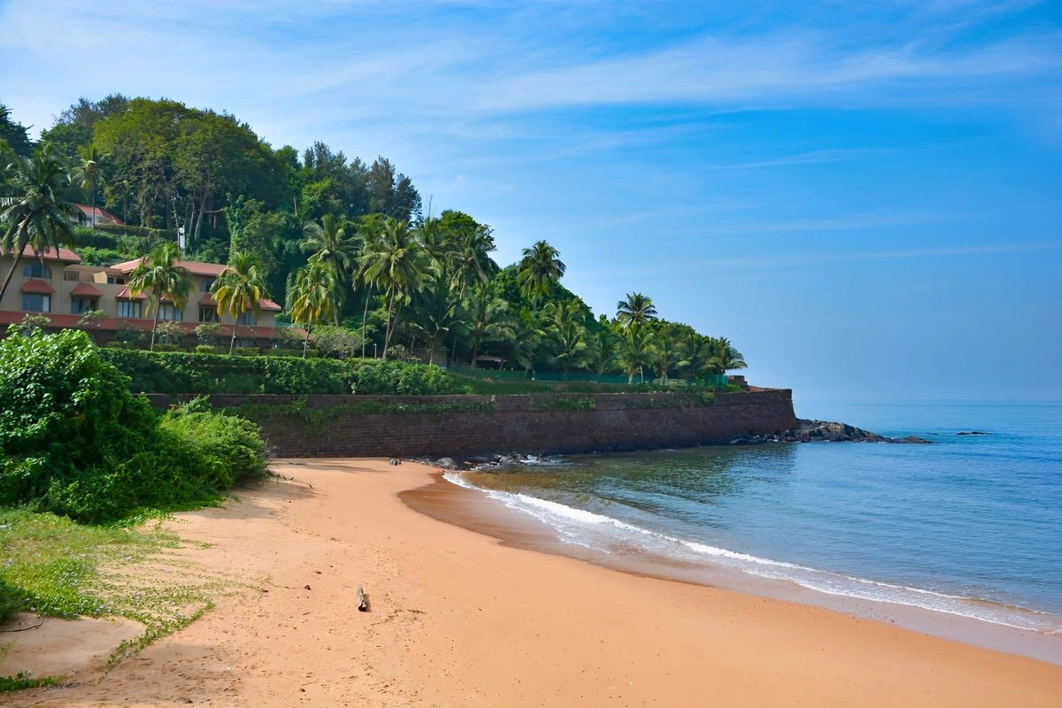 Candolim Beach Goa – Beach Holiday & Water Sports Tour Packages by Kanishka Tours & Travels.